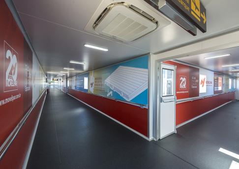 Painel Adesivado Tunel Aeroporto Movelpar 2