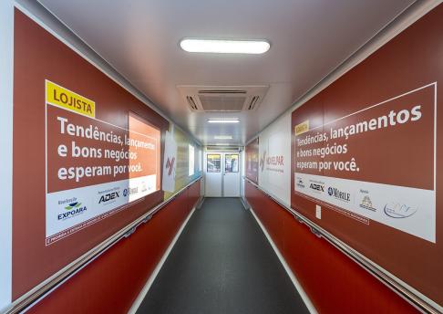 Painel Adesivado Tunel Aeroporto Movelpar