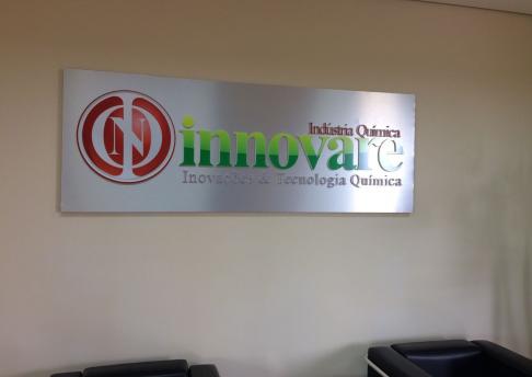 Painel relevo Innovare Química
